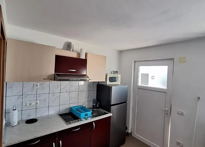 Apartma 4 波尔托罗